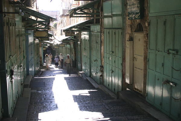 Jonathan Siegel (JSBird) > The Old City, mid morning but many of the merchants have not opened up yet